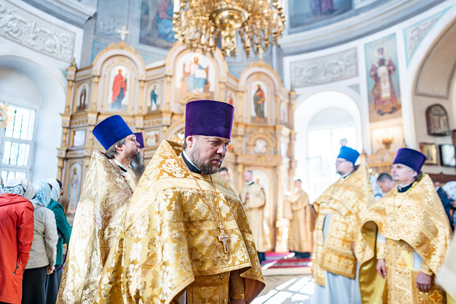 Архиерейское богослужение в Петропавловском храме города Лыткарино